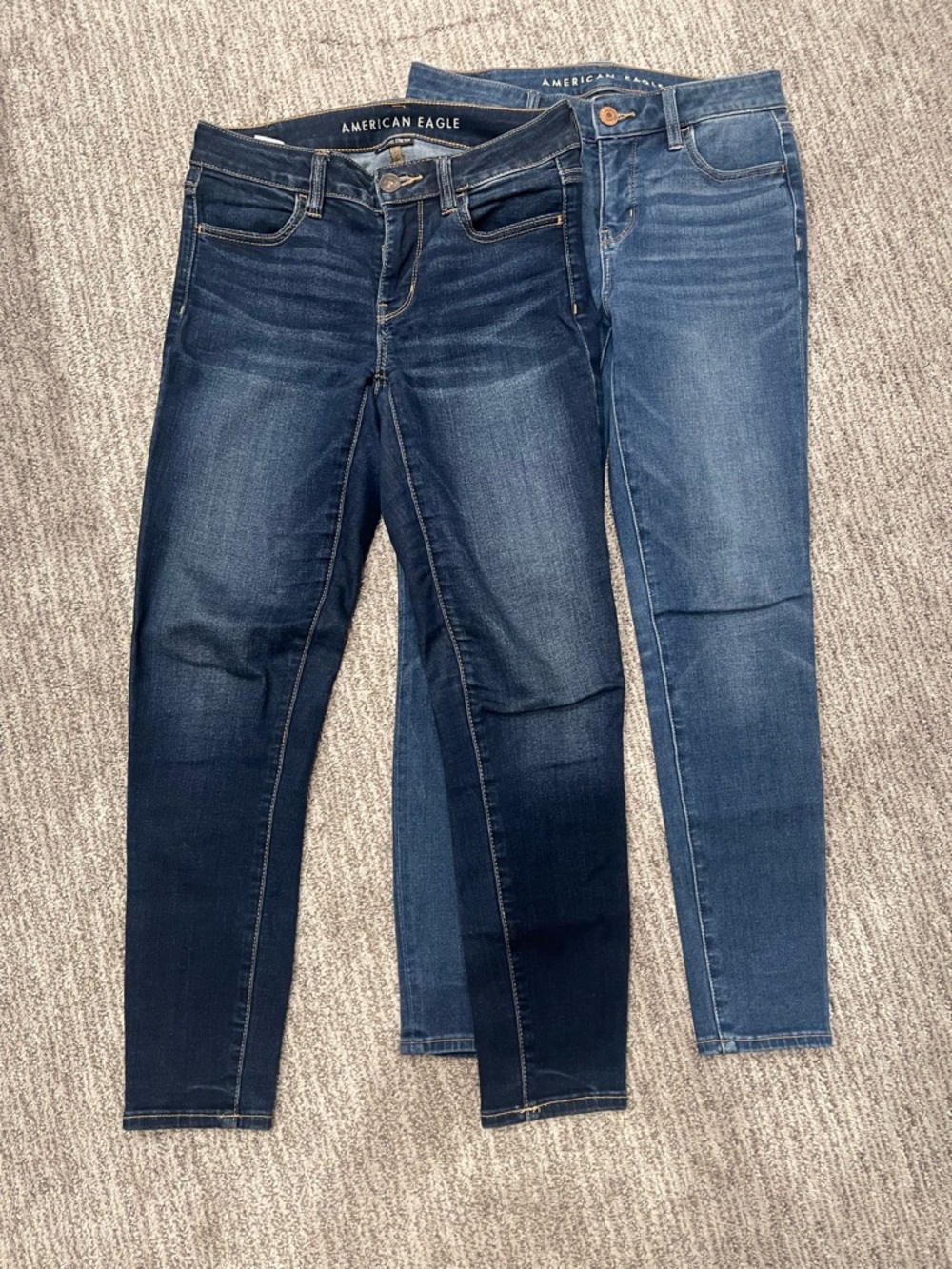 American Eagle Light and Dark Blue Wash Jeans jeggings 4 short  bundle